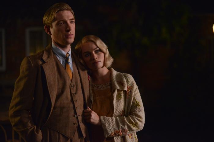 Margot Robbie and Domhnall Gleeson in the film GOODBYE CHRISTOPHER ROBIN. 
