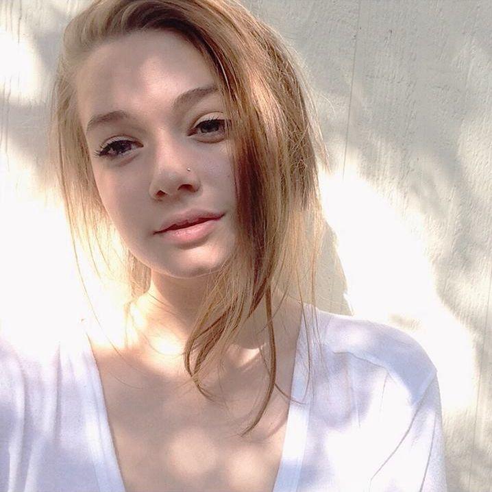 Kristine Devine - Selfie